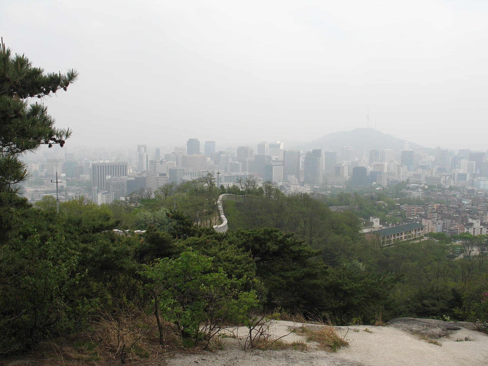 인왕산 산길 풍경