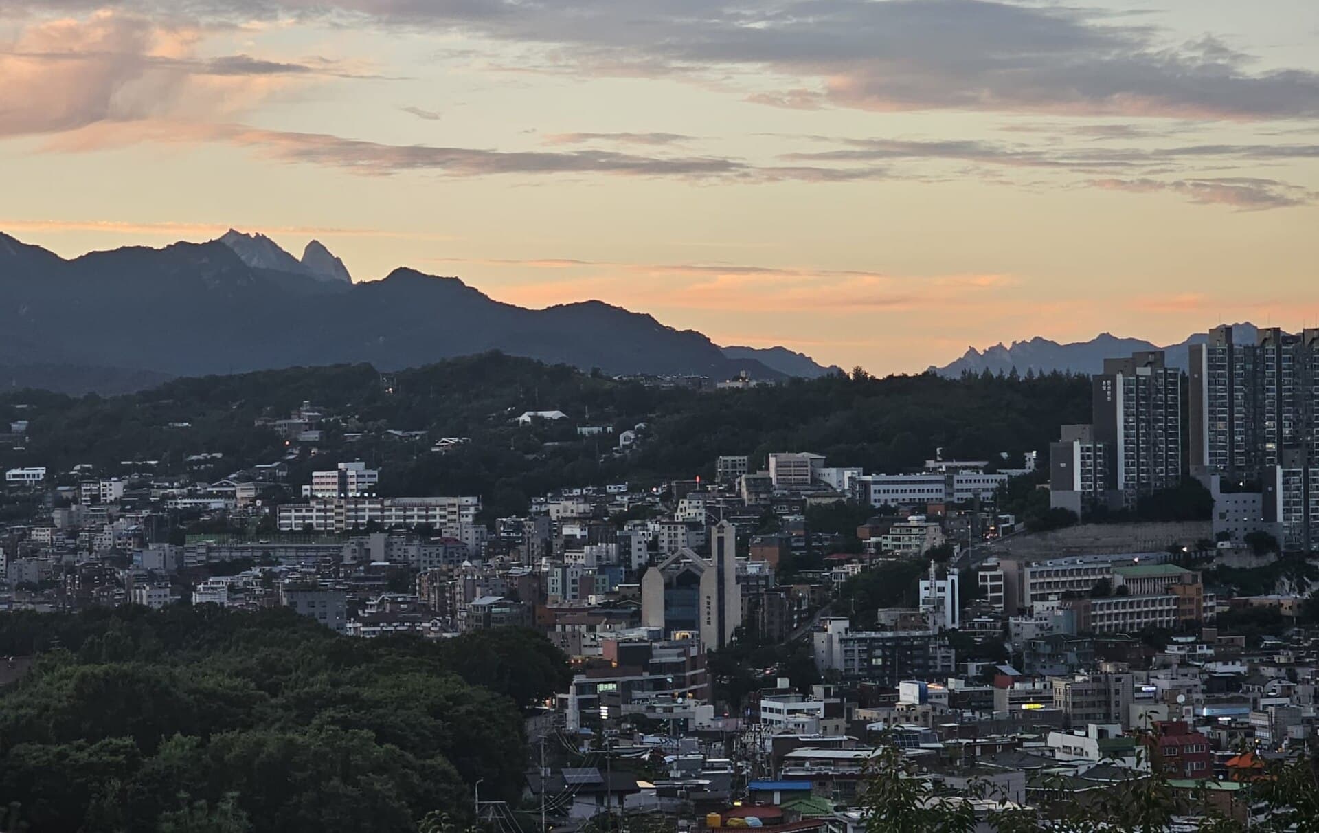 낙산 공원과 도심