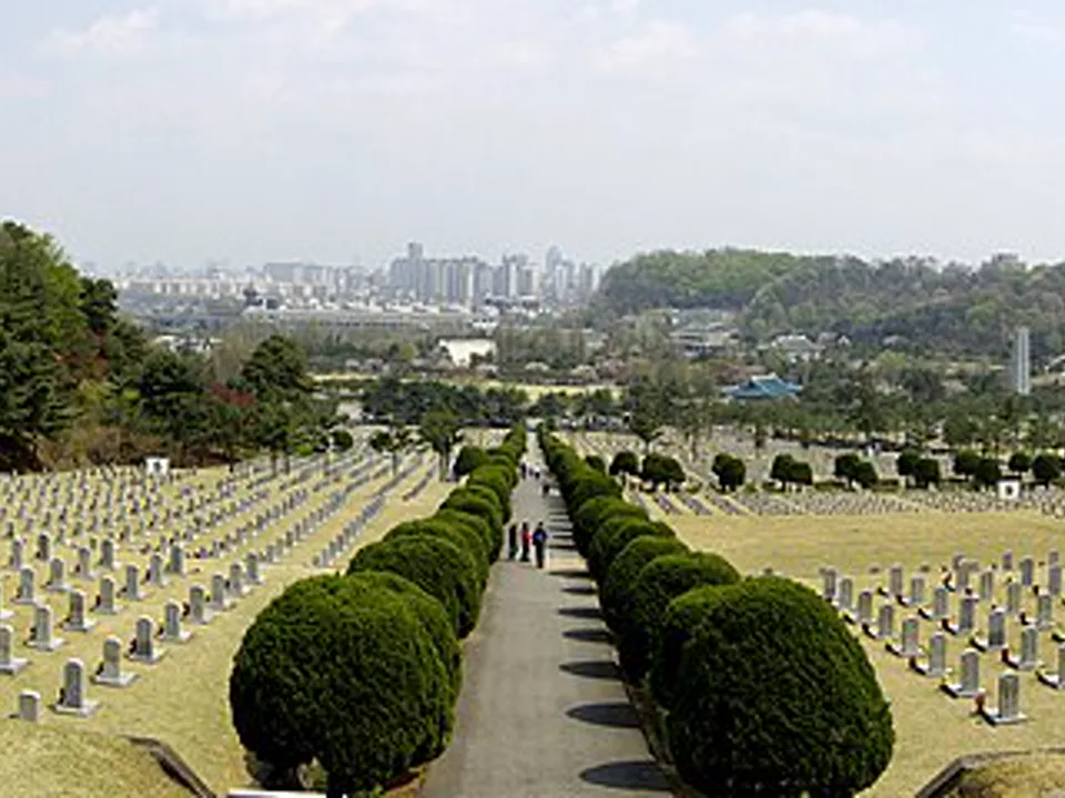 국립서울현충원 묘역 전경
