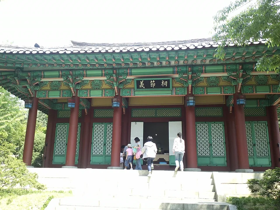 사육신역사공원의 의절사 전각